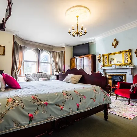 Woodside 3*
