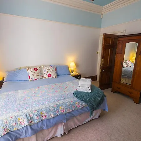 Woodside Hotel 3*
