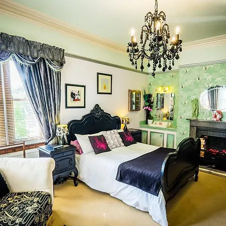 Hotel Woodside 3*