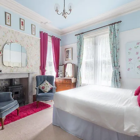 Woodside Hotel 3*